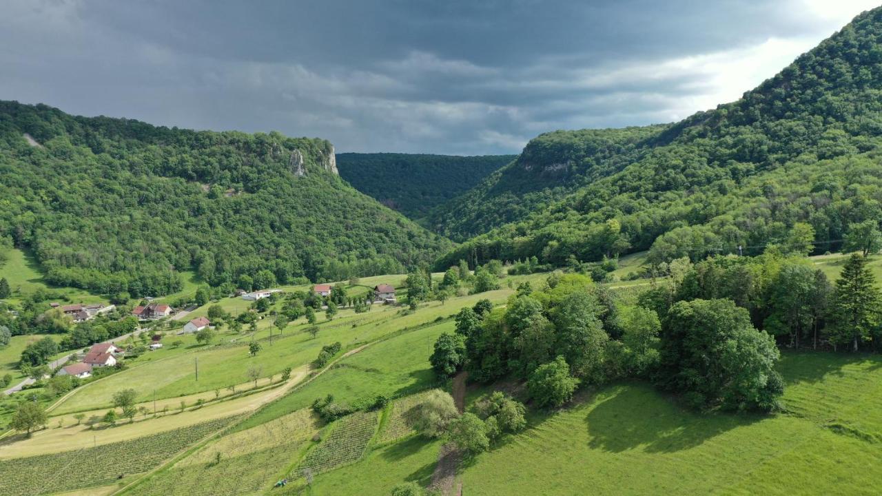 Domaine De Bellevue Gite Du Mont Poupet Marnoz Exterior foto
